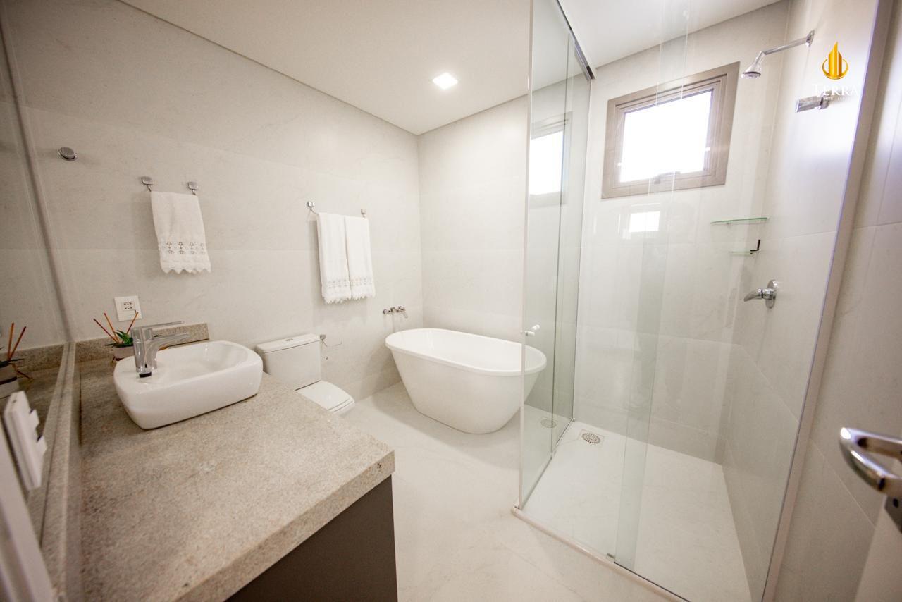 Royal Tower Residence Apartamento com 4 quartos, Centro: