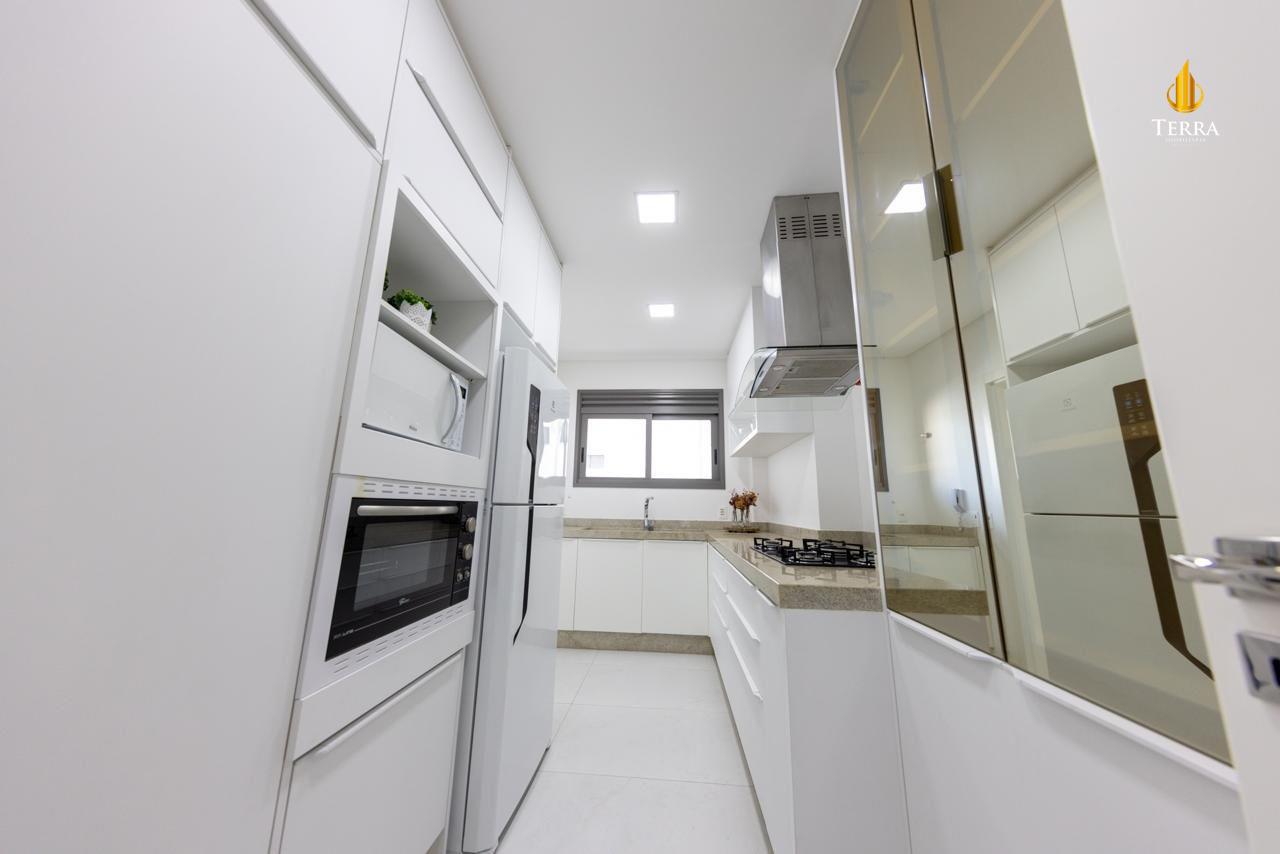 Royal Tower Residence Apartamento com 4 quartos, Centro: