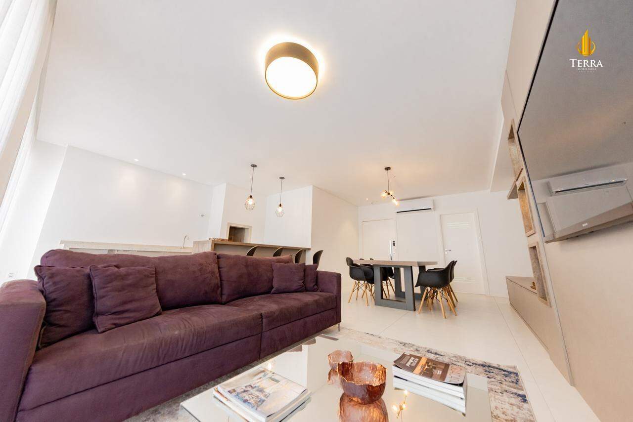 Royal Tower Residence Apartamento com 4 quartos, Centro: 