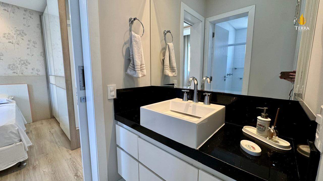 Porto da Barra Apartamento com 3 quartos, Centro: 