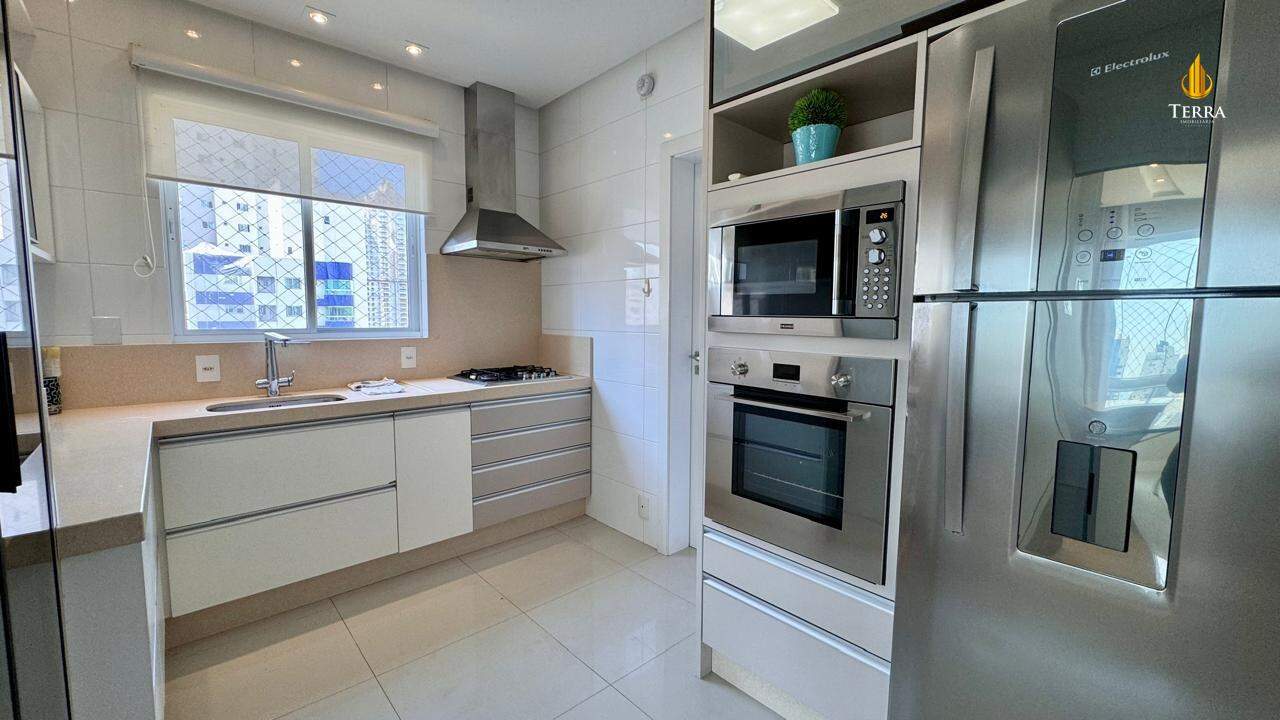 Porto da Barra Apartamento com 3 quartos, Centro: 