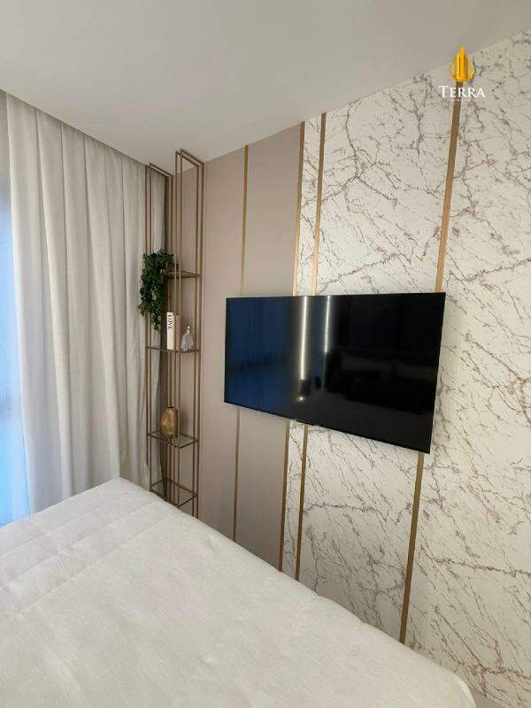 Tesla Residencial Apartamento com 4 quartos, Centro: 
