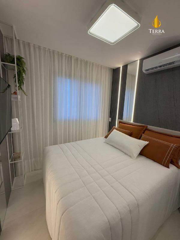 Tesla Residencial Apartamento com 4 quartos, Centro: 