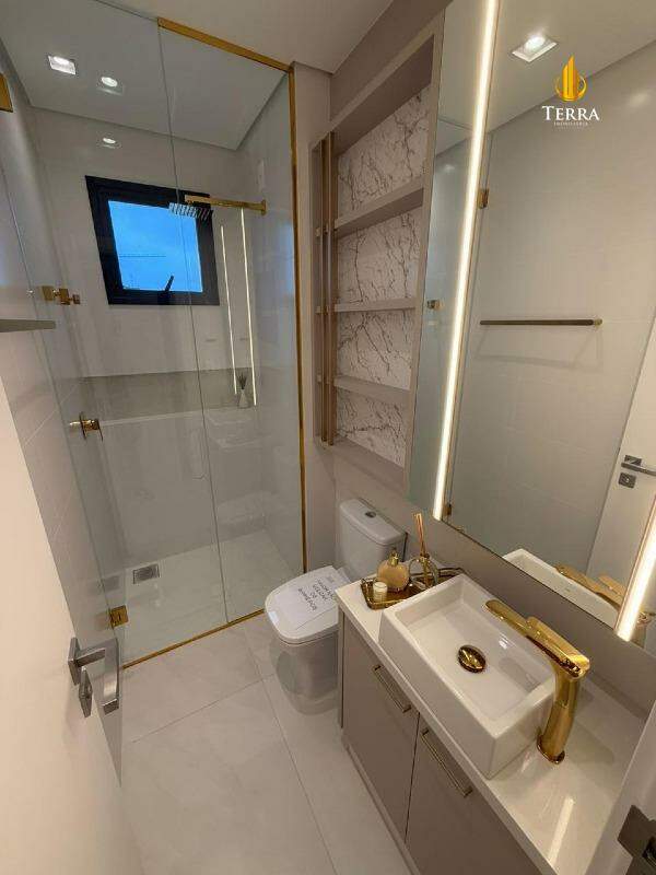 Tesla Residencial Apartamento com 4 quartos, Centro: 