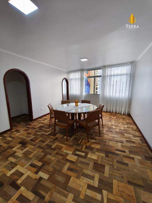 Edifício Imperador Apartamento com 4 quartos, Centro:
