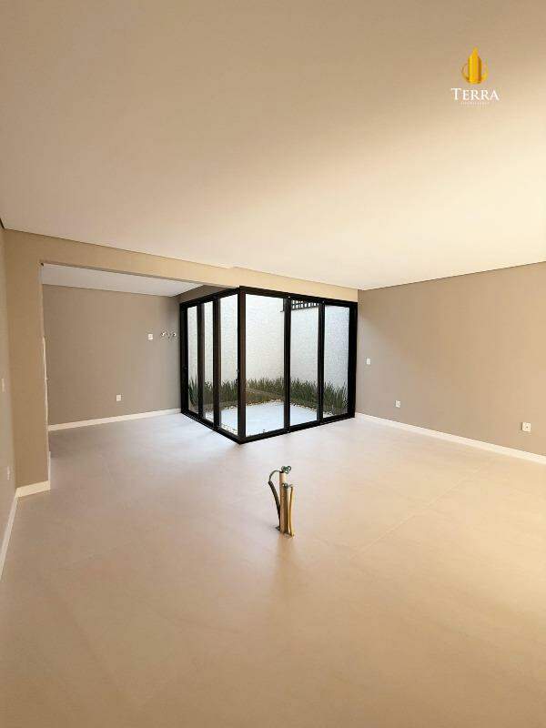 Sobrado com 3 quartos, Centro: