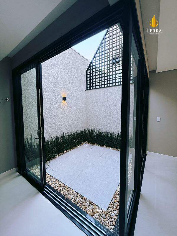 Sobrado com 3 quartos, Centro: