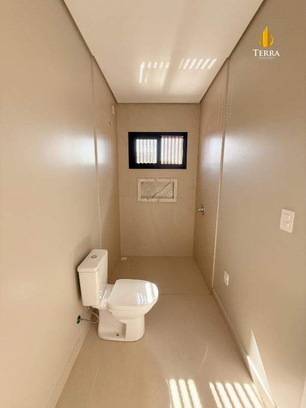 Sobrado com 3 quartos, Centro: