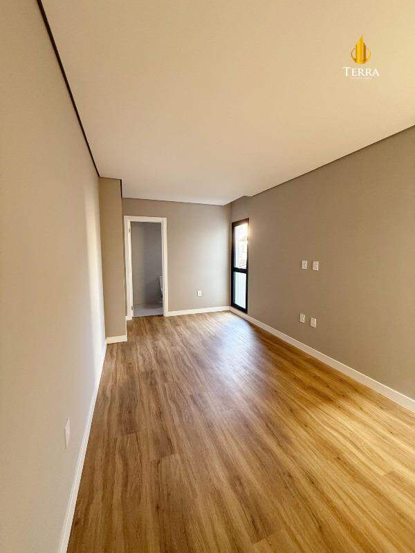 Sobrado com 3 quartos, Centro: