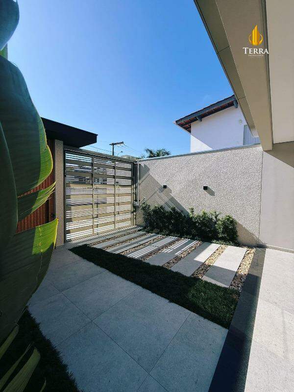 Sobrado com 3 quartos, Centro: