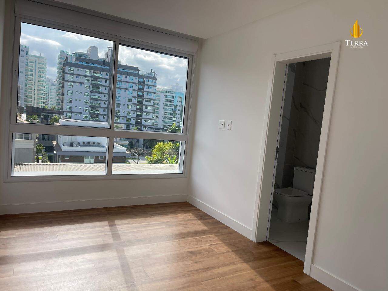 Riva Praia Brava Apartamento com 3 quartos, Praia Brava: 