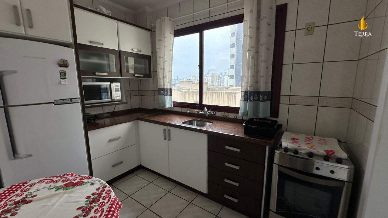  Apartamento com 3 quartos, Centro: 