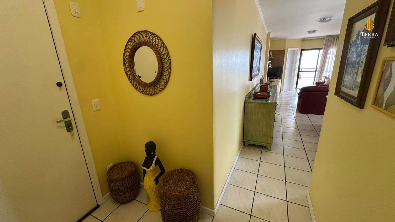  Apartamento com 3 quartos, Centro: 