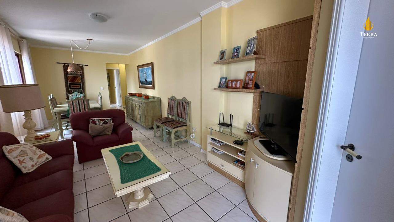  Apartamento com 3 quartos, Centro: 