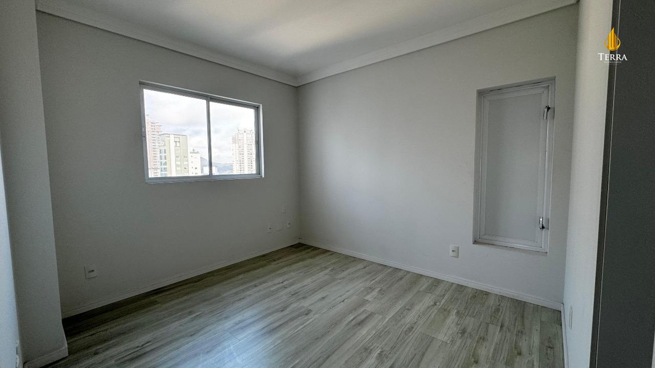 Porto da Barra Apartamento com 3 quartos, Centro: 