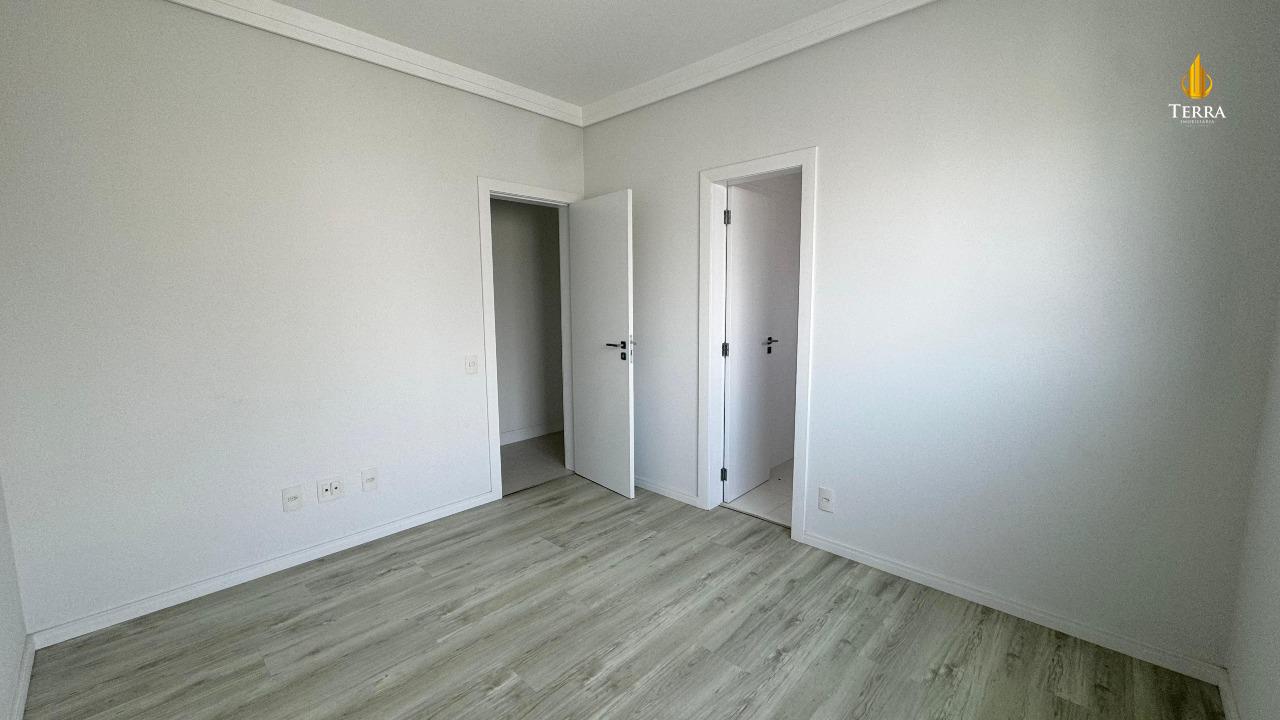 Porto da Barra Apartamento com 3 quartos, Centro: 