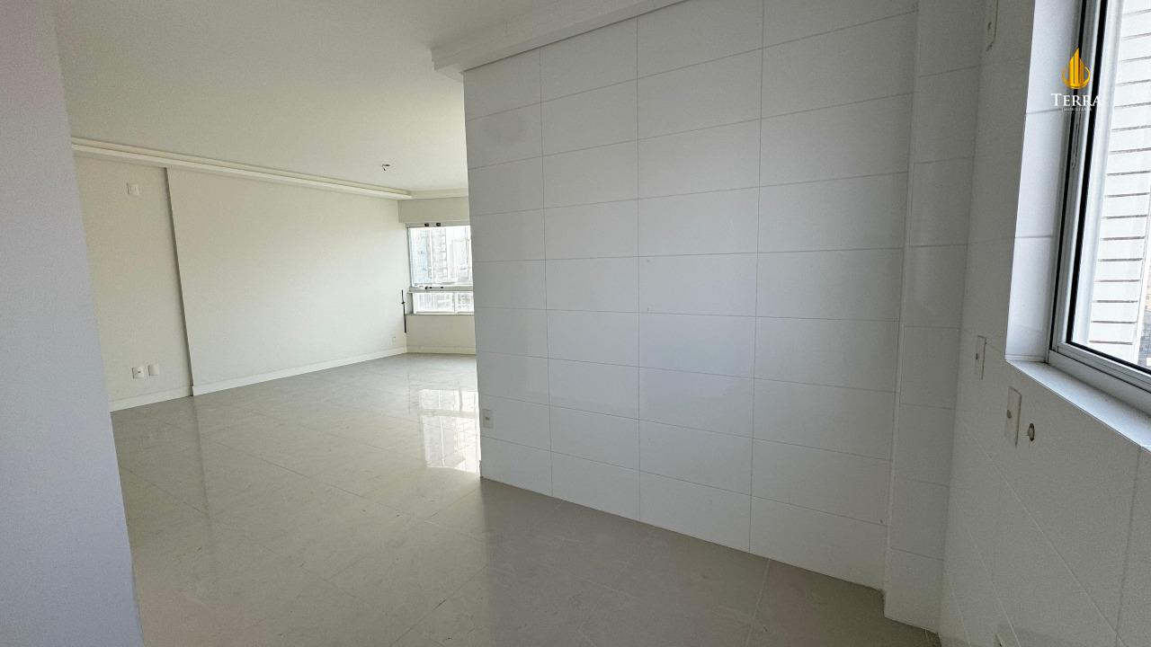 Porto da Barra Apartamento com 3 quartos, Centro: 