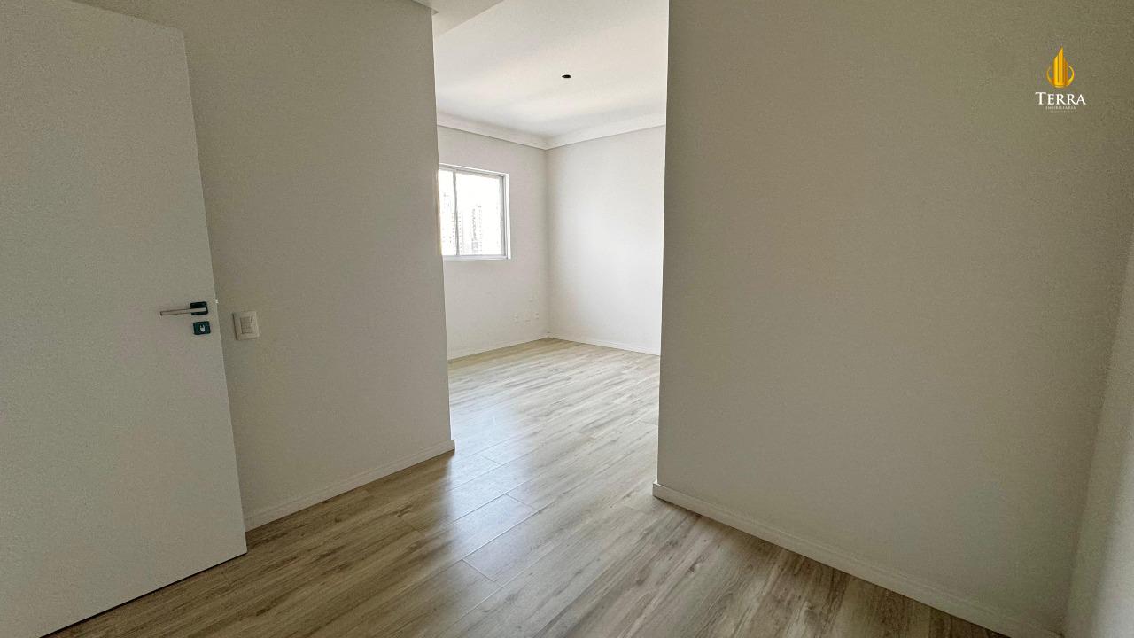 Porto da Barra Apartamento com 3 quartos, Centro: 
