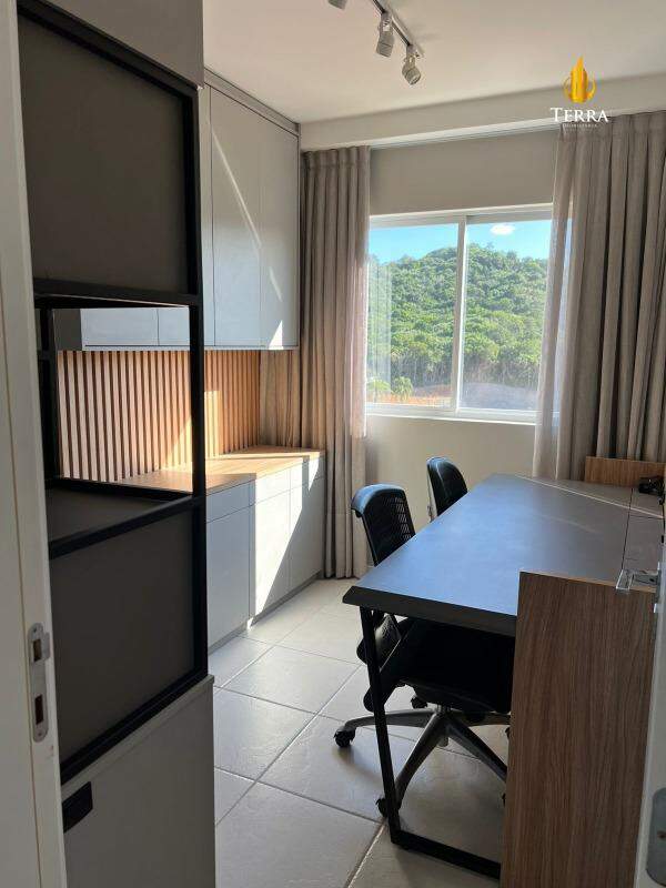 Aloha Home Resort Apartamento com 3 quartos, Praia Brava: 