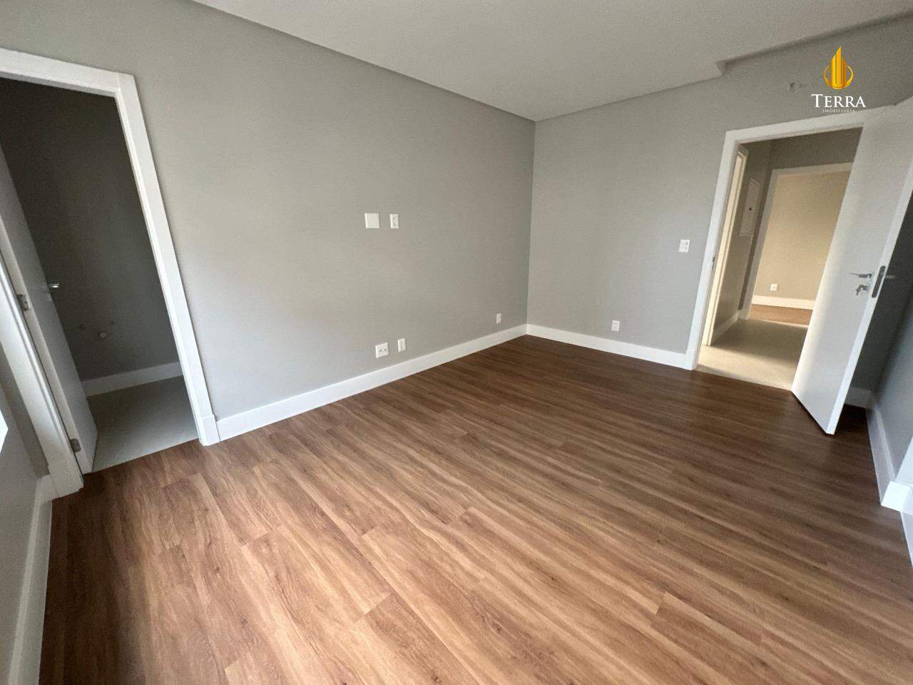 Ocean Wind Praia Brava Apartamento com 3 quartos, Praia Brava: 