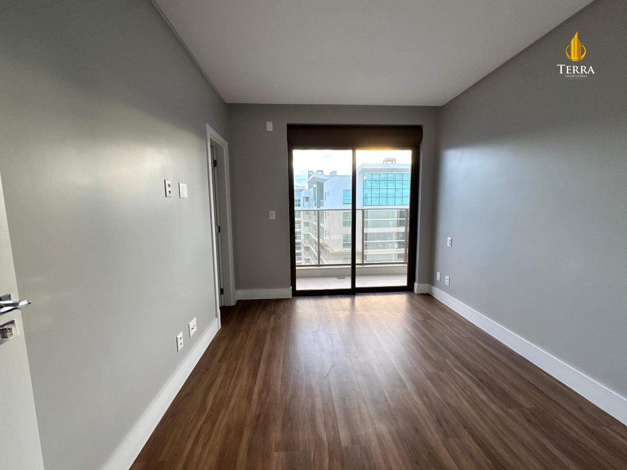 Ocean Wind Praia Brava Apartamento com 3 quartos, Praia Brava: 