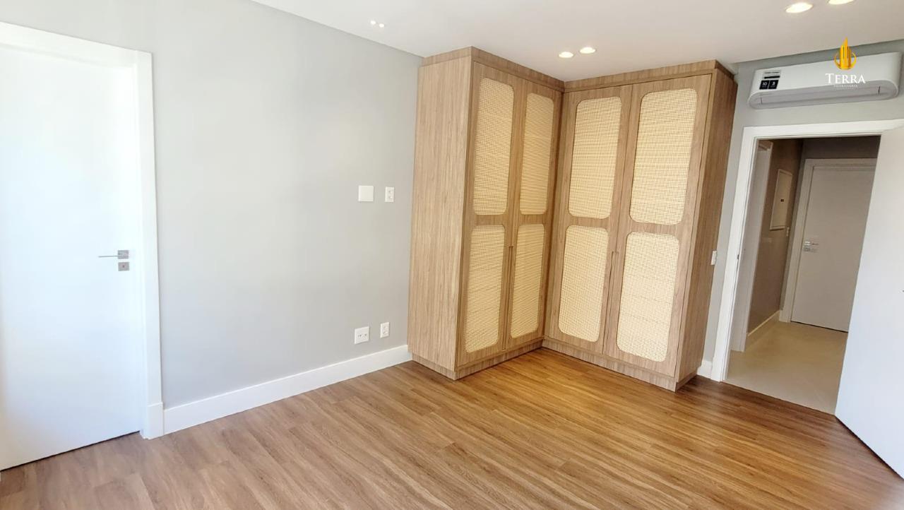 Ocean Wind Praia Brava Apartamento com 3 quartos, Praia Brava: 