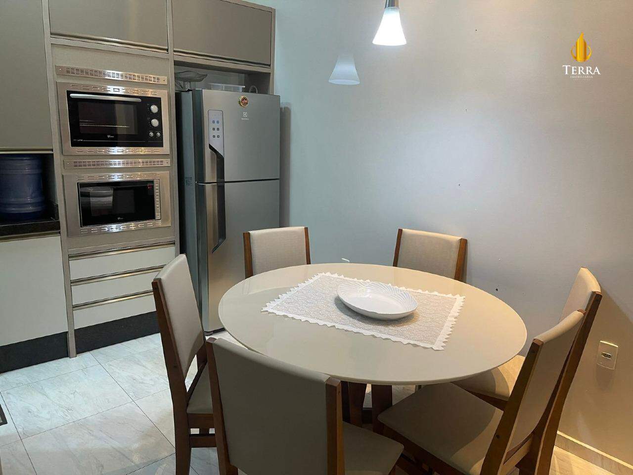  Casa com 2 quartos, Fazendinha: 