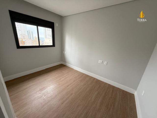 Edifício Residencial Hannover Apartamento com 3 quartos, Centro: 