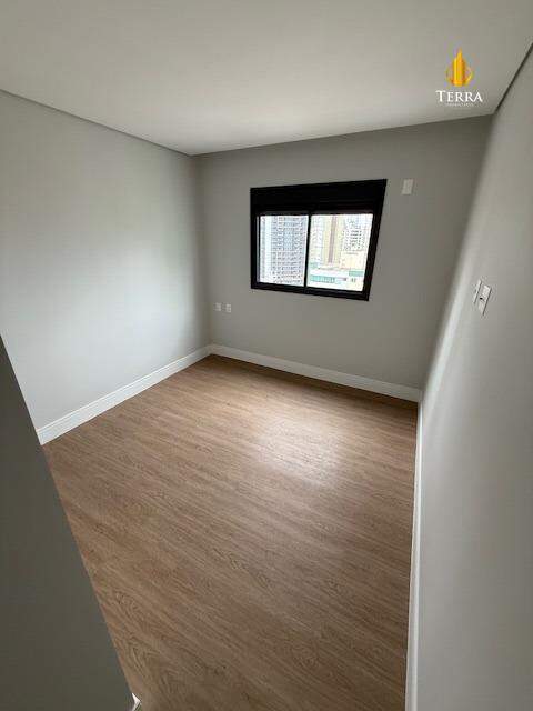 Edifício Residencial Hannover Apartamento com 3 quartos, Centro: 