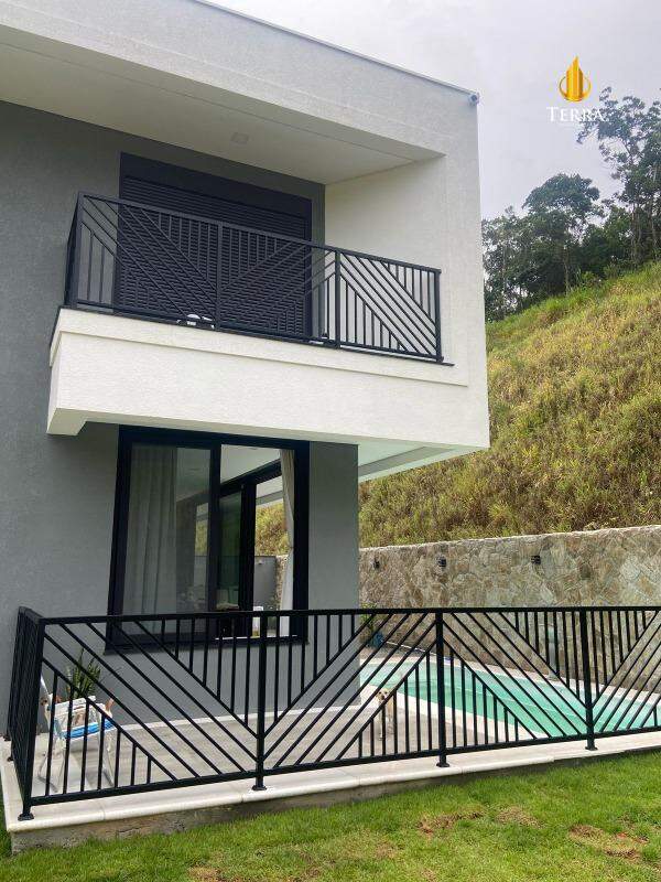 Colinas de Camboriú Village Casa em Condomínio com 4 quartos, Colinas de Camboriu: 