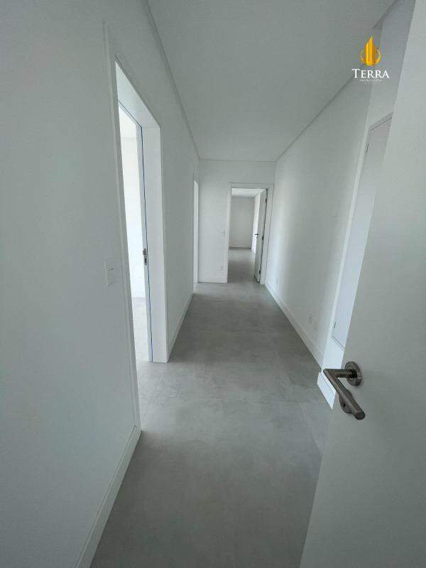 Riva Praia Brava Apartamento com 3 quartos, Praia Brava: 