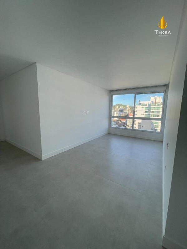 Riva Praia Brava Apartamento com 3 quartos, Praia Brava: 