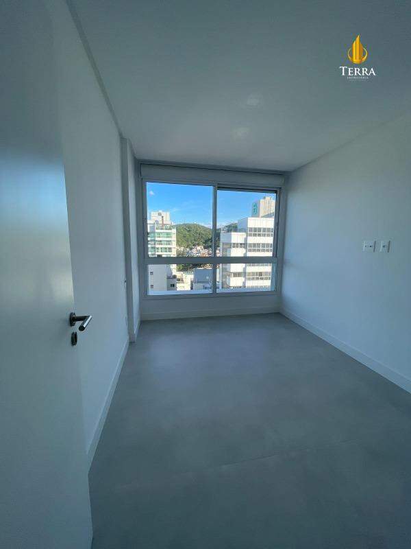 Riva Praia Brava Apartamento com 3 quartos, Praia Brava: 
