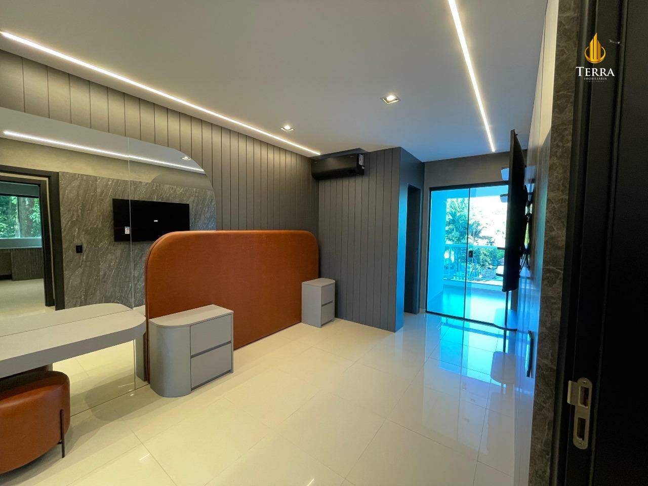 Splendid Etoile Residence Apartamento com 3 quartos, Cabeçudas: 