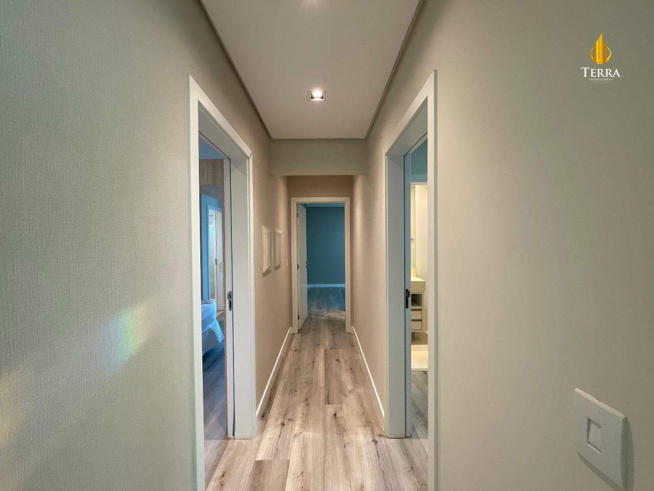 Splendid Etoile Residence Apartamento com 5 quartos, Cabeçudas: 
