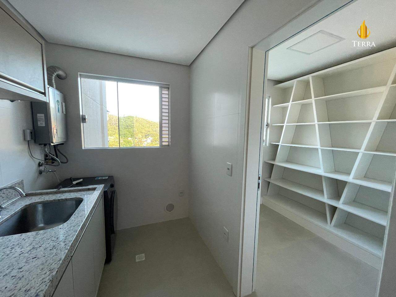 Splendid Etoile Residence Apartamento com 5 quartos, Cabeçudas: 
