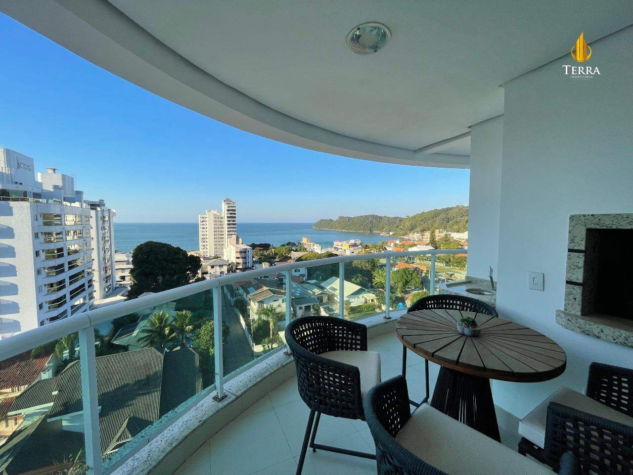 Splendid Etoile Residence Apartamento com 5 quartos, Cabeçudas: