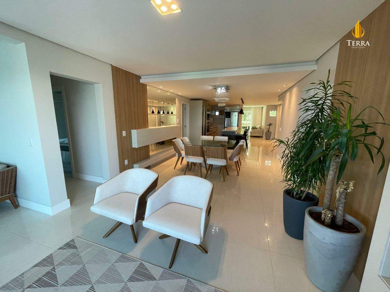 Splendid Etoile Residence Apartamento com 5 quartos, Cabeçudas: