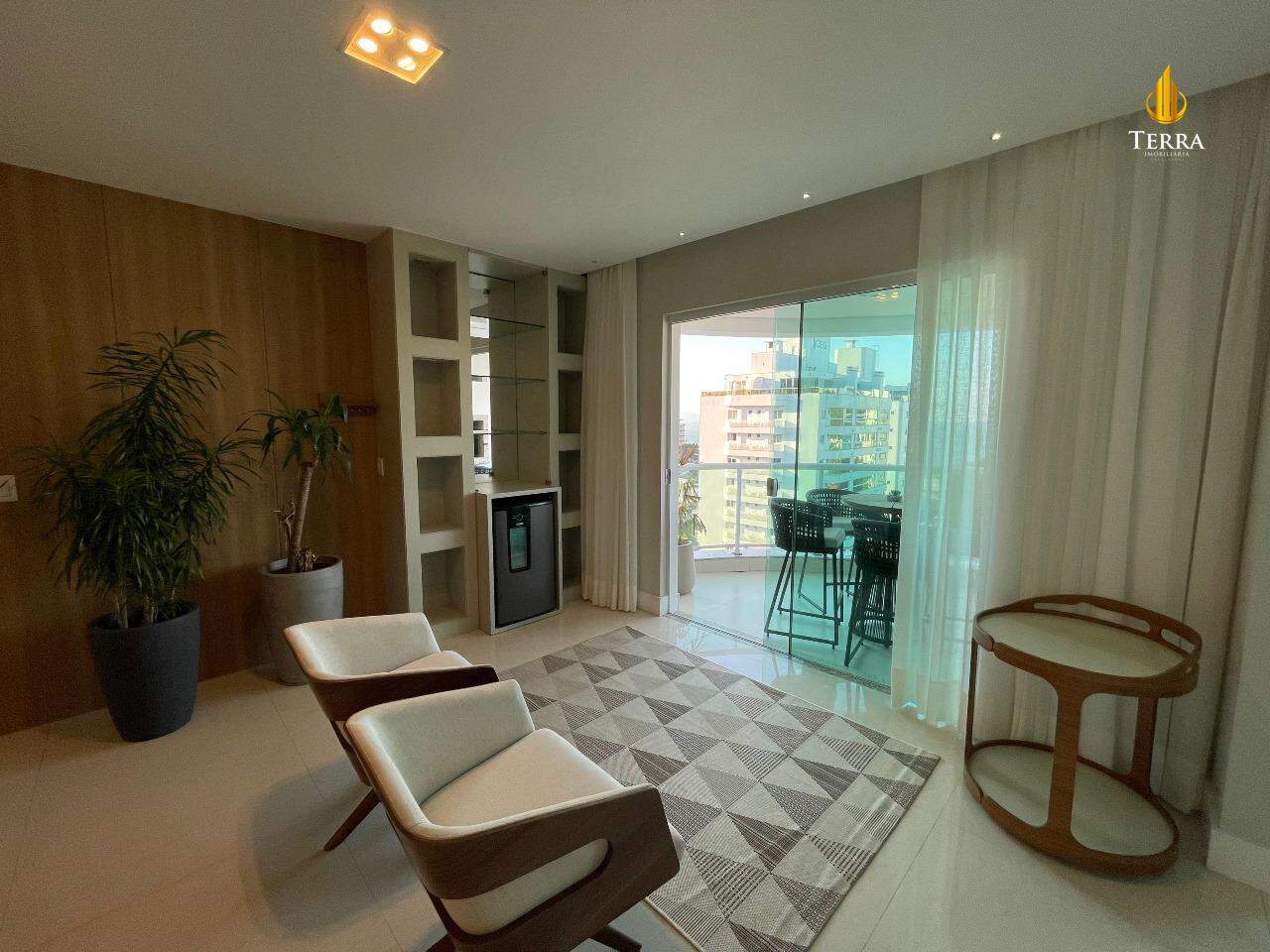 Splendid Etoile Residence Apartamento com 5 quartos, Cabeçudas: