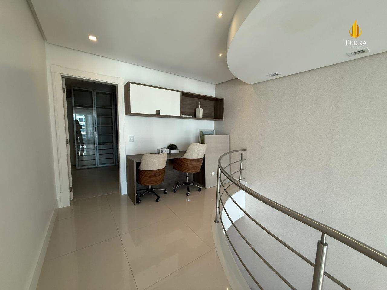 Le Majestic Residence Apartamento com 4 quartos, Centro: 