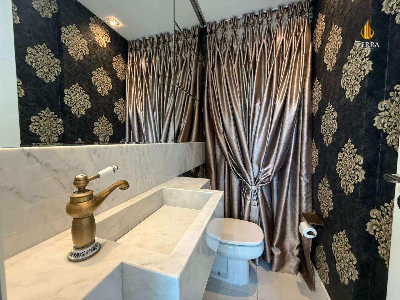 Le Majestic Residence Apartamento com 4 quartos, Centro: 