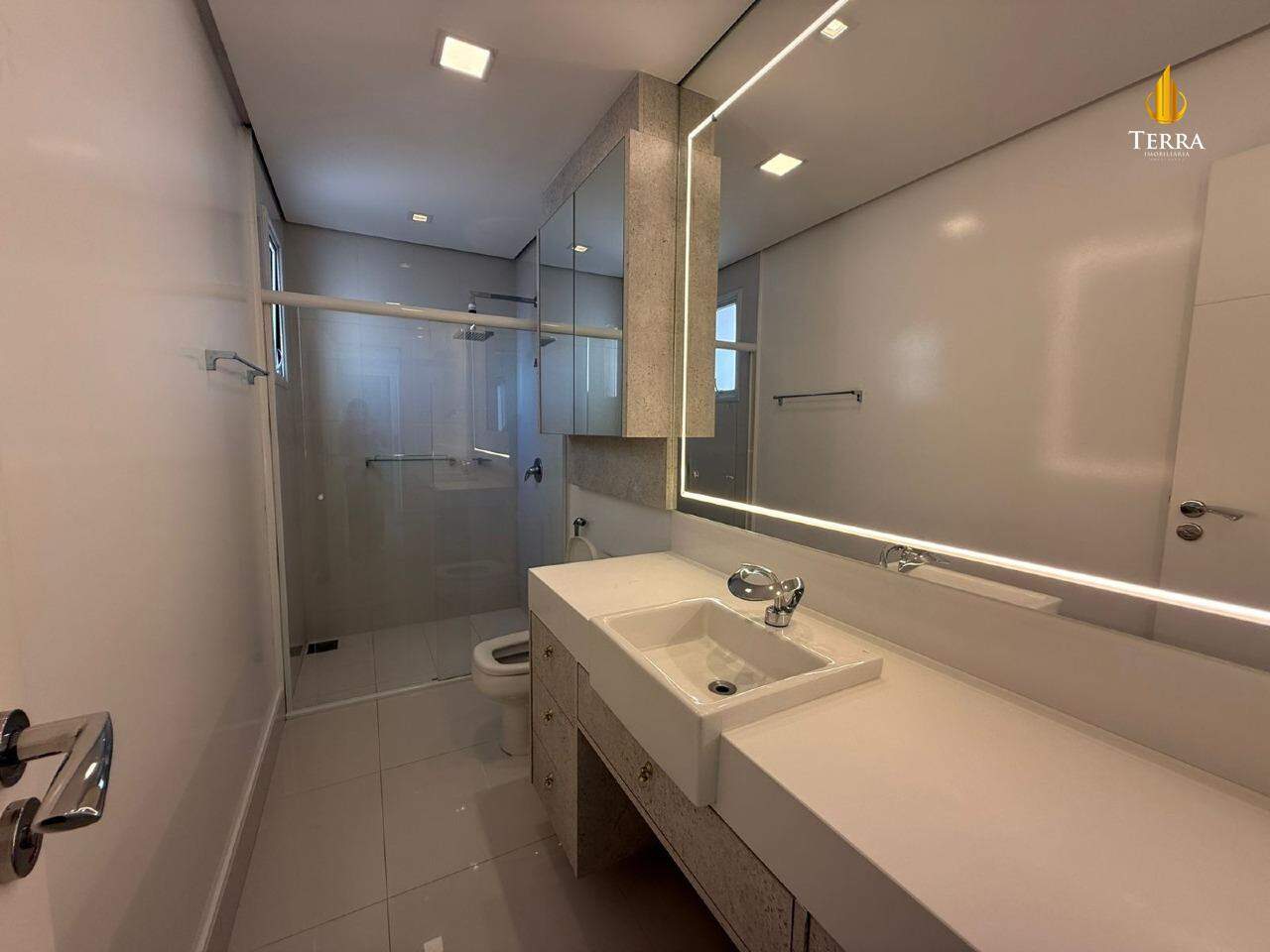 Le Majestic Residence Apartamento com 4 quartos, Centro: 