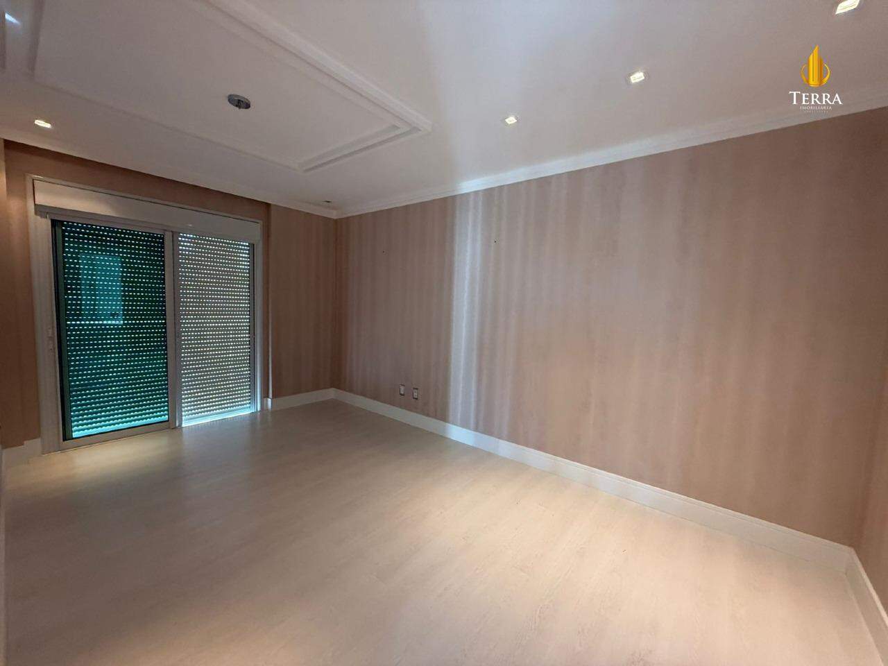 Le Majestic Residence Apartamento com 4 quartos, Centro: 