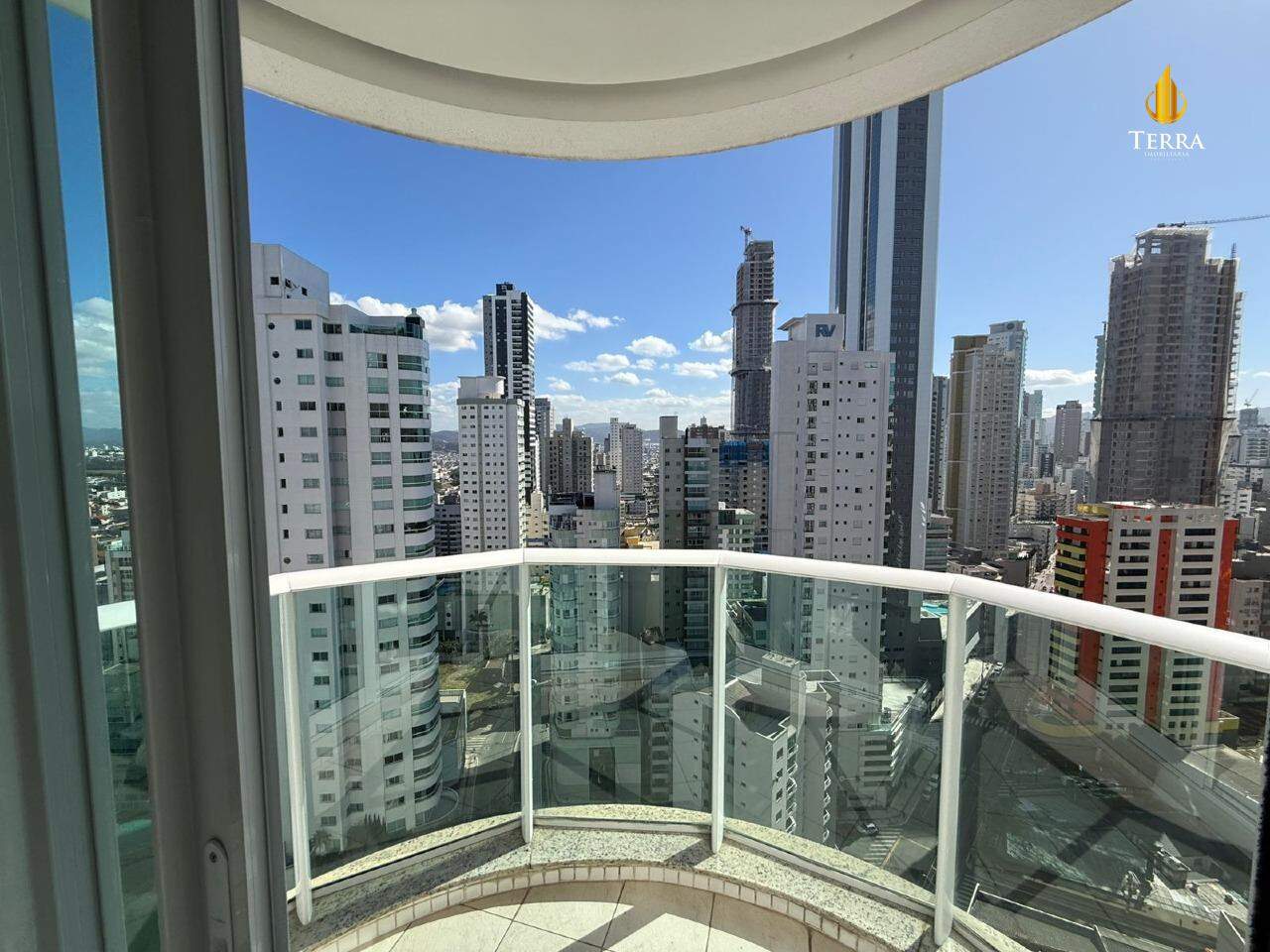 Le Majestic Residence Apartamento com 4 quartos, Centro: 