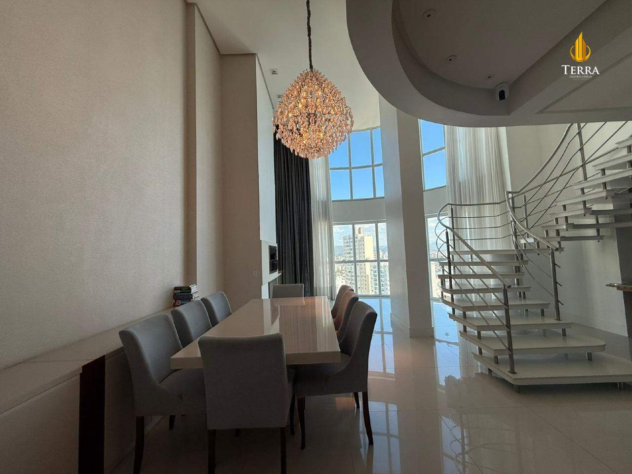 Le Majestic Residence Apartamento com 4 quartos, Centro: 