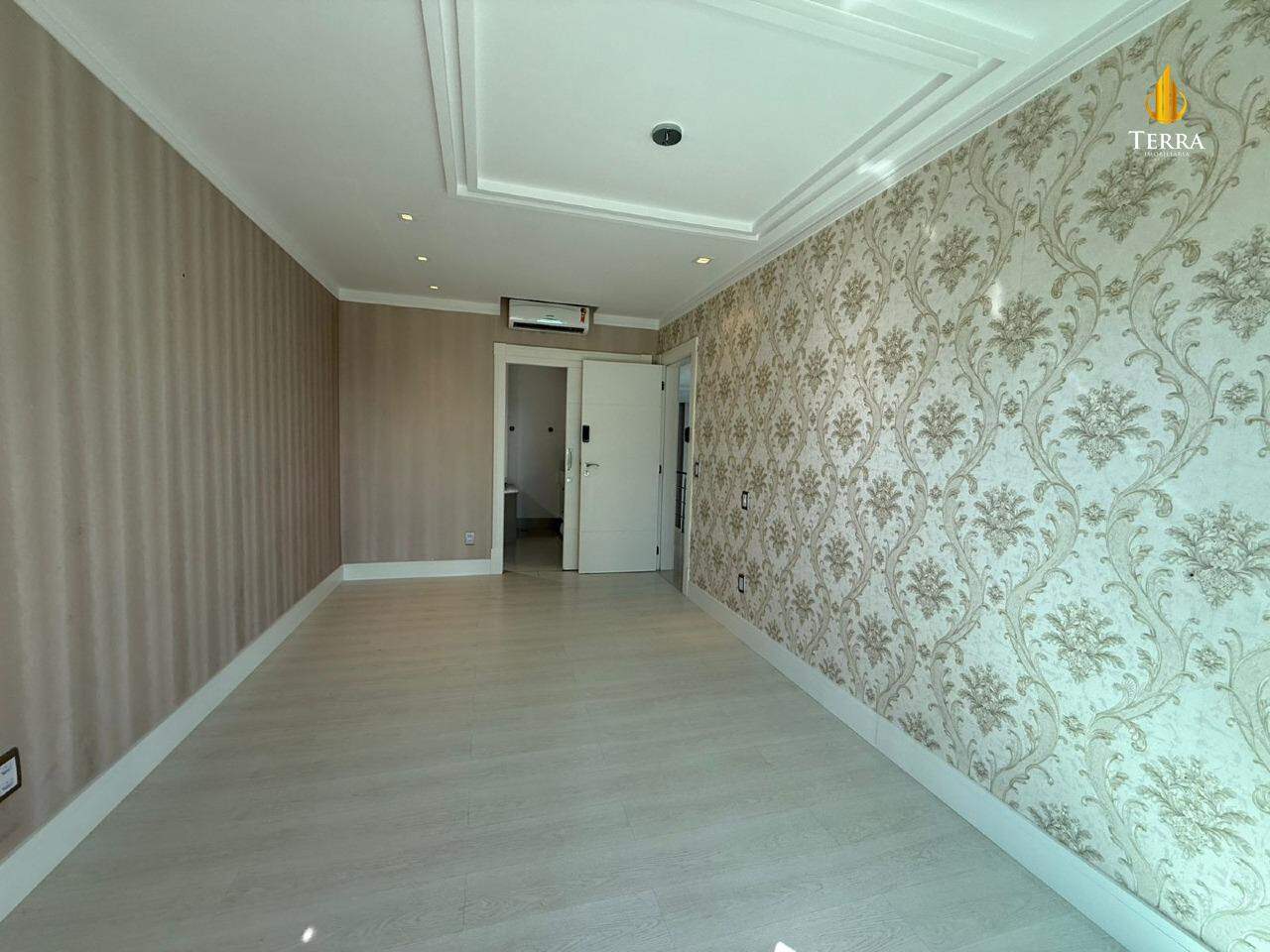 Le Majestic Residence Apartamento com 4 quartos, Centro: 