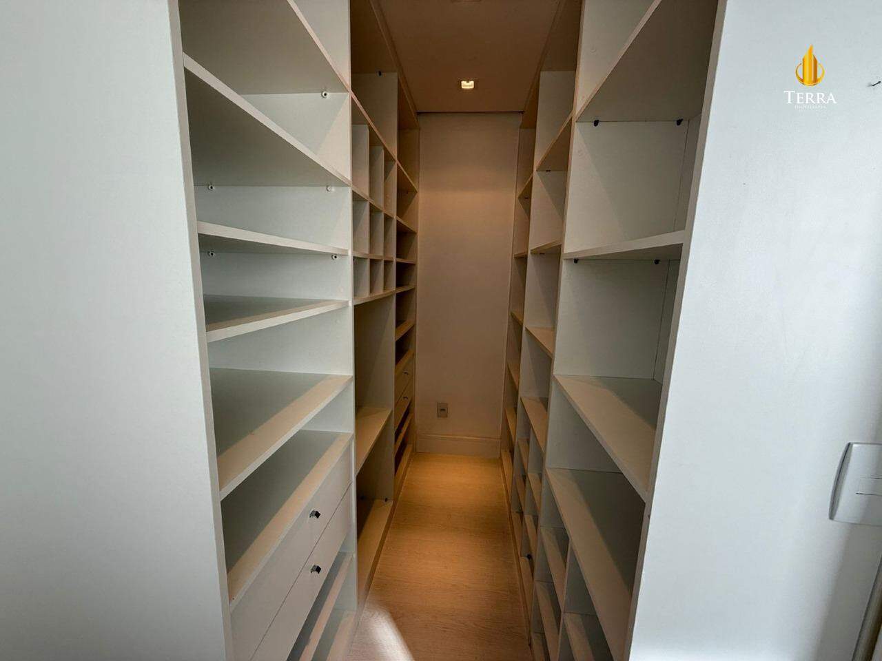 Le Majestic Residence Apartamento com 4 quartos, Centro: 