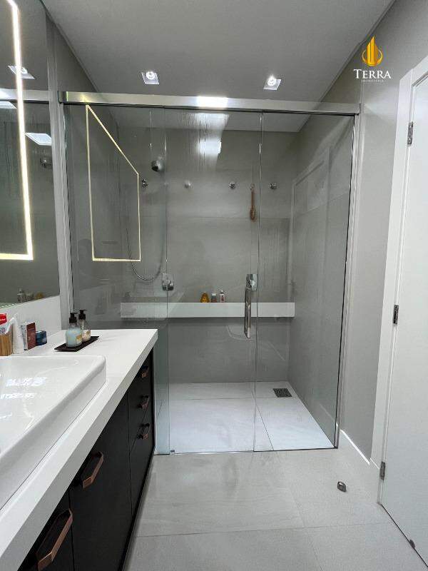 Ocean Wind Praia Brava Apartamento com 3 quartos, Praia Brava: 