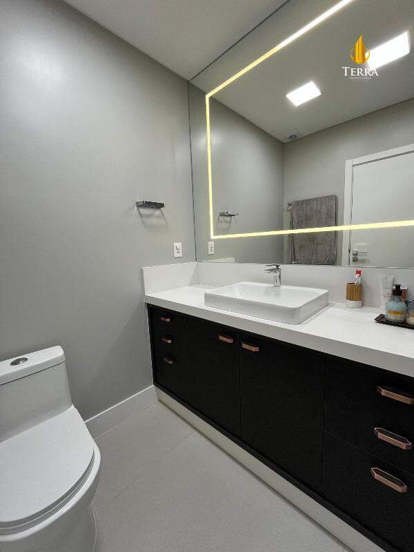 Ocean Wind Praia Brava Apartamento com 3 quartos, Praia Brava: 