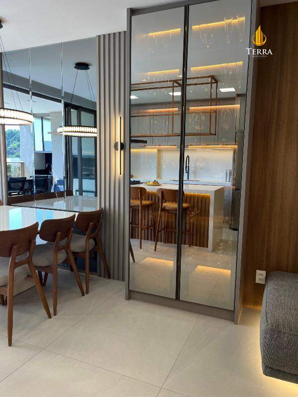 Ocean Wind Praia Brava Apartamento com 3 quartos, Praia Brava: 
